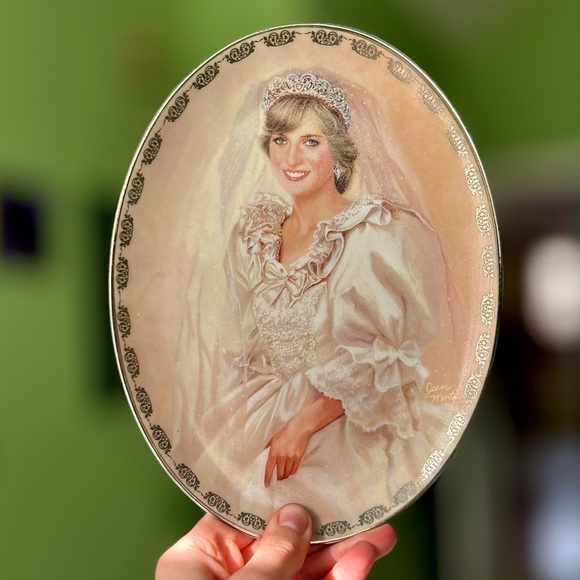 Vintage The People's Princess Diana Oval Shaped Plate With Display Easel Stand - Picture 8 of 8